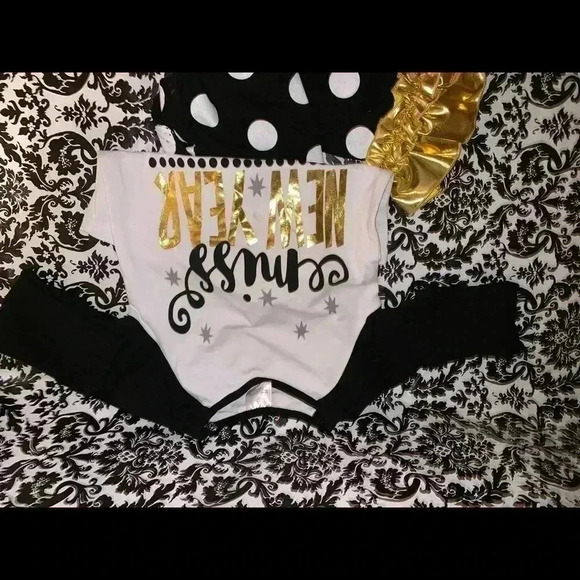 NEW YEARS OUTFIT NEW WITH IMPERFECTIONS SIZE M - Picture 3 of 8